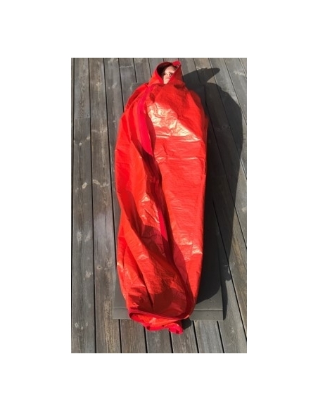 Vertical casualty 
Packaging / sleeping 
bag cover.  Covers head.